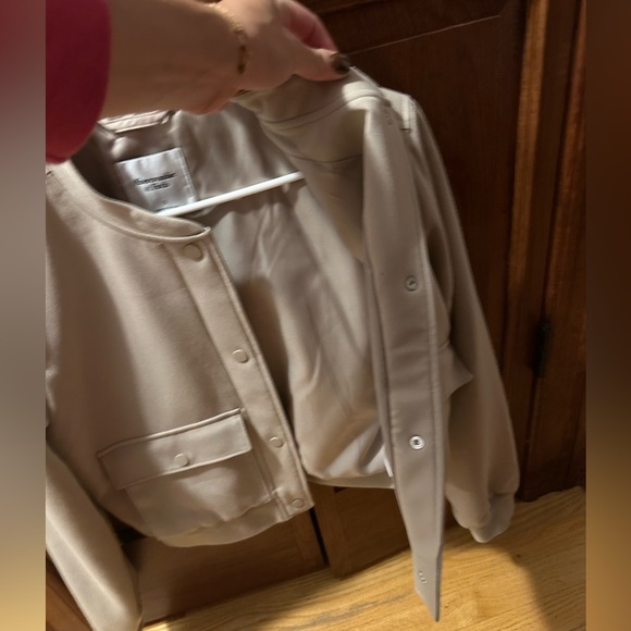 Abercrombie Short Bomber Jacket size small tan - Picture 9 of 9